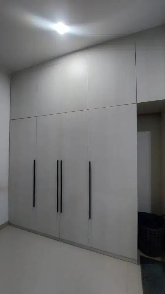 Lemari pakaian , Tempat tidur , kitchen set , backdrop