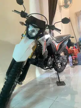 Crf 150 warna putih hitam