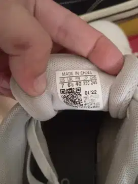 Sepatu second Adidas