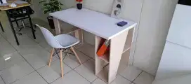 Furniture meja dan kursi satu set