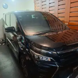 Jual cepat Voxy 2.0 AT hitam mulus