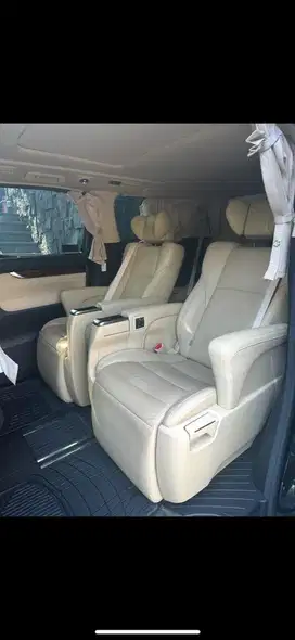 Toyota Alphard 2019 KM8 rb LIKE NEW super istimewa Bensin