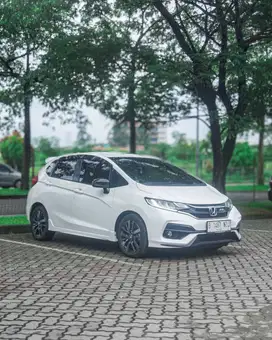 HONDA JAZZ RS BEBAS TABRAK DAN BANJIR, MOBIL SANGAT FRESH YARIS
