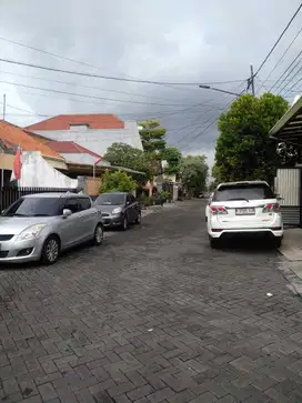 Sewa rmh bagus siap pakai utk Kantor, tempt tinggal jl.ngagel jy utara