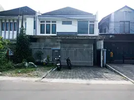 Jual Rumah 2 Lantai Kawasan Batununggal Hadap Selatan