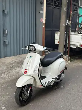 Vespa sprint S white innocenza 2023/2024