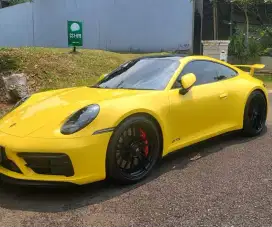 LIKE NEW CONDITION ! Porsche 911 Carrera 4 GTS 2022