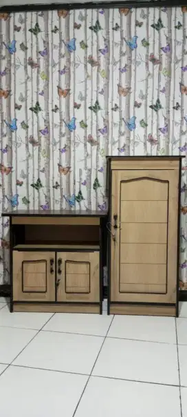 Meja tv dan lemari