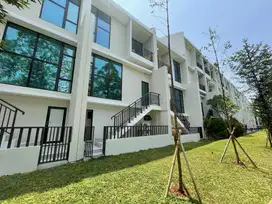 P0ndok Indah Town House brand new