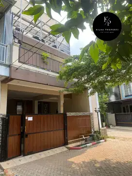Dijual Rumah Hook Semi Furnish ada Kolam Renang di Griya Bukit Jaya