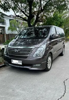 Hyundai H1 Royale Diesel AT 2013 Low KM