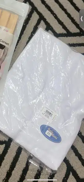gurita ibu warna putih