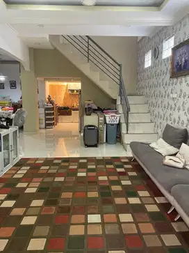 Rumah Nyaman Strategis Hook di Jalan Waas Batununggal