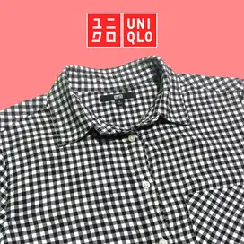 Uniqlo (Preloved) Kemeja Wanita Flanel Lengan Panjang Motif Kotak
