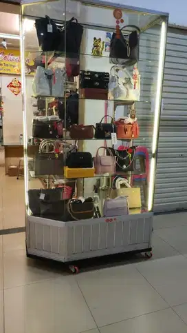 Etalase / Rak Kaca / Lemari Kaca