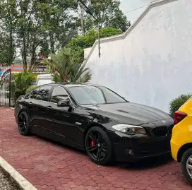 MURAH CASH FULL MODIF. BMW 528i F10 M Sport 2013 Luxury 320i 2012