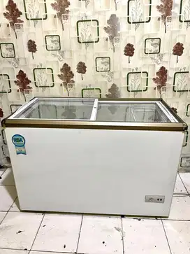 FREZZER SLEDING KACA MERK RSA