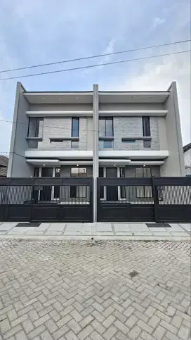 Baru Gress‼️Rumah Klampis Semolo Timur dekat Hokky MERR