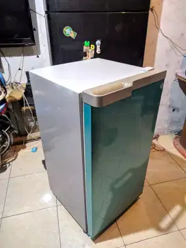 Kulkas sepintu Toshiba Glacio