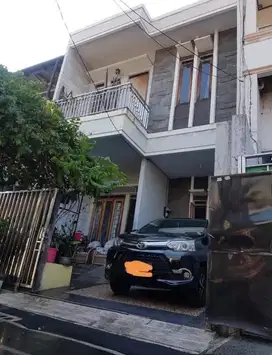 Dijual Rumah 2 lantai siap huni. Lokasi strategis Di Cempaka Putih Bar