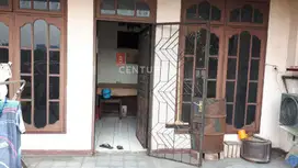 Dijual Ruko Gandeng Di Letjen Suprapto Jakarta Pusat