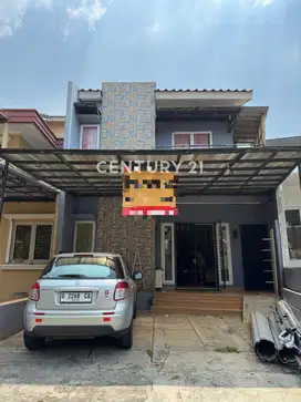 Rumah Besar 2 Lantai Di Beverly