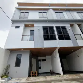 DIJUAL RUMAH  2 LANTAI DI PASAR BARU JAKARTA PUSAT