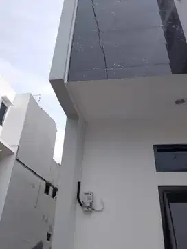 rumah baru modern 2 lantai  di jl.kran Kemayoran Jakarta pusat