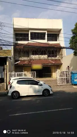 Disewakan Ruko 3 lantai, ex bank, strategis, Pucang Anom, Surabaya