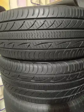 Jual ban mobil masih sangat bagus