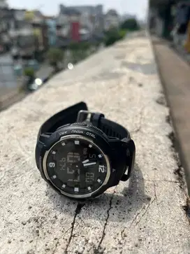 Jam tangan Garmin Instinct Crossover