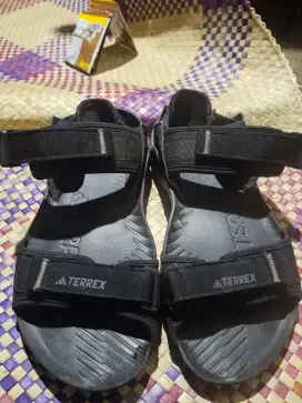 Sendal Gunung Adidas Terrex