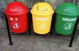 Tong sampah fiberglass bulat 3 pilah