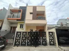 Dijual Cepat! Rumah Baru 3 Lantai Gading Hybrida, 6x15m, 4+1KT
