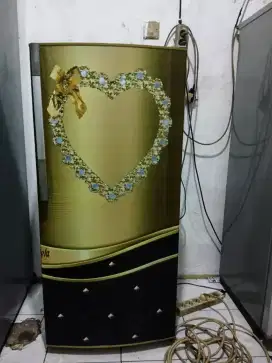 Di jual kulkas Sharp 1 pintu
