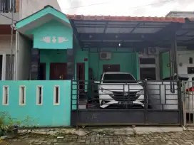 Dijual Rumah dalam Kompleks