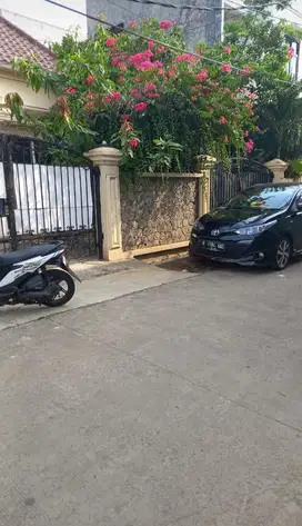 Rumah dijual Hitung tanah Lt 342m2 Jatiwaringin Asri