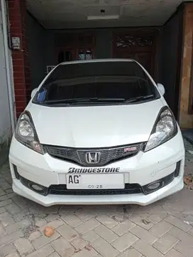 Honda Jazz RS Manual 2013 Plat AG, putih+terawat+siap pakai+pjk hidup.