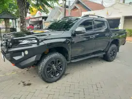 Mitsubishi Strada Triton PMK 2020 Ultimate AT 4x4 Solar Istimewa