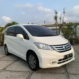 Honda Freed E PSD 2014 Automatic Putuh