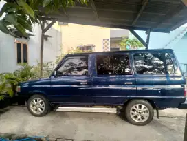 Mobil Toyota Kijang super Grand