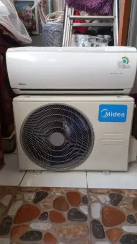 AC Midea 1/2 PK