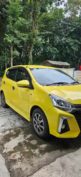 Ayla R 1.2 MT kuning