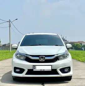 HONDA BRIO E 2020/2019 CVT like new AT