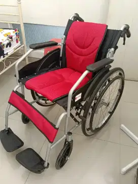 Kursi Roda Besar
