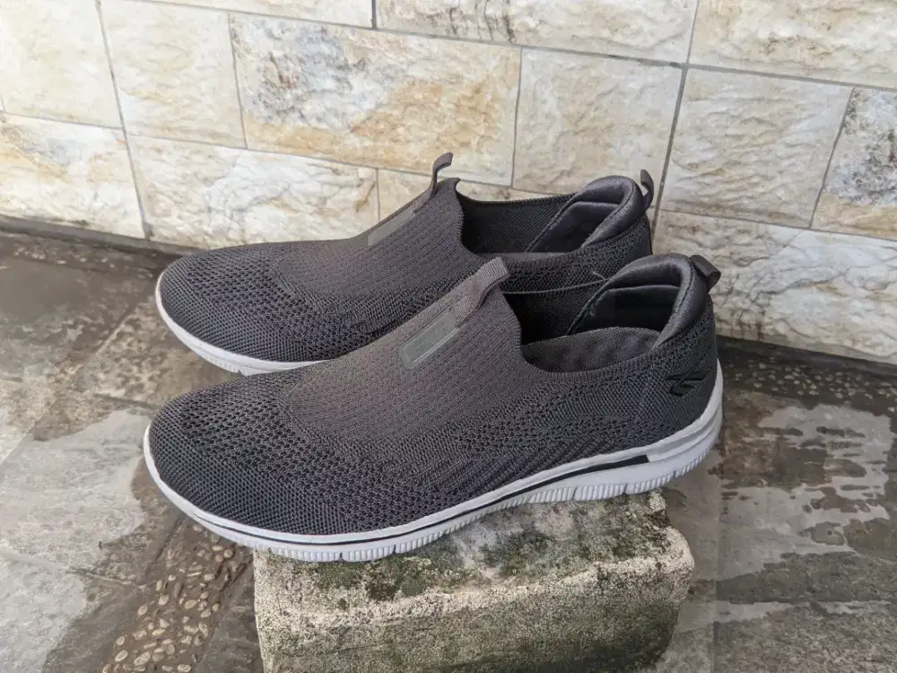 Sepatu slip on Spotec Terrence