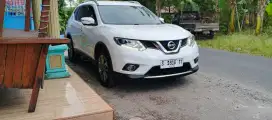 Dijual mobil pribadi Nissan Xtrail 2.5 matic.