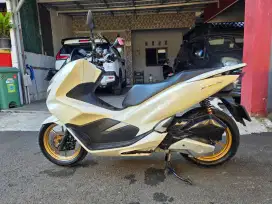 DIJUAL HONDA PCX 2019 WARNA PUTIH VELG RCB  GOLD PAJAK HIDUP