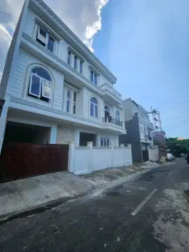 BUC DIJUAL RUMAH MINIMALIS  LANTAI 3 JLN KUSUMA BANGSA DENPASAR BARAT