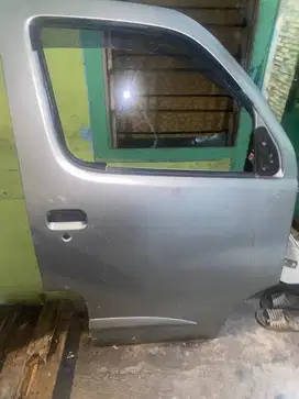 Pintu depan kanan/kiri Grandmax Luxio ada kaca